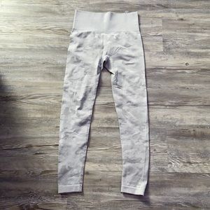 Amazon camo leggings, size 4